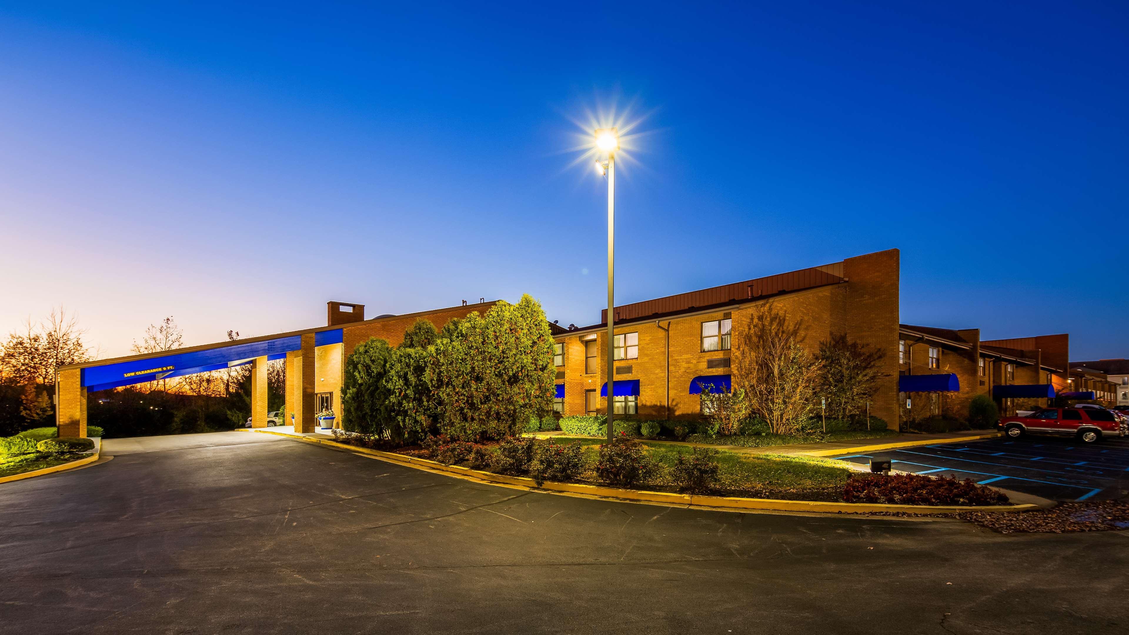 Red Roof Inn & Suites Lexington - Hamburg Экстерьер фото
