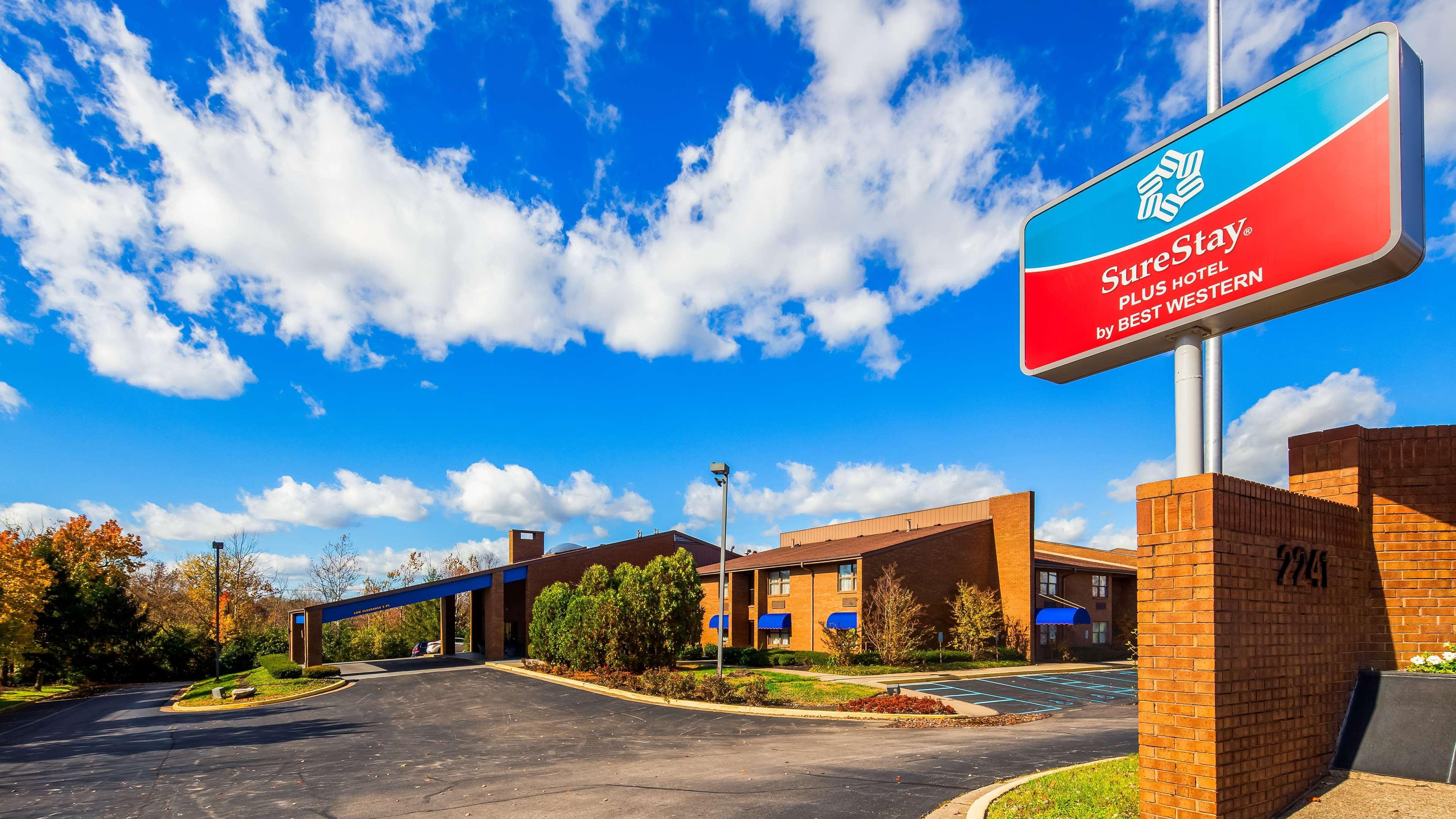 Red Roof Inn & Suites Lexington - Hamburg Экстерьер фото