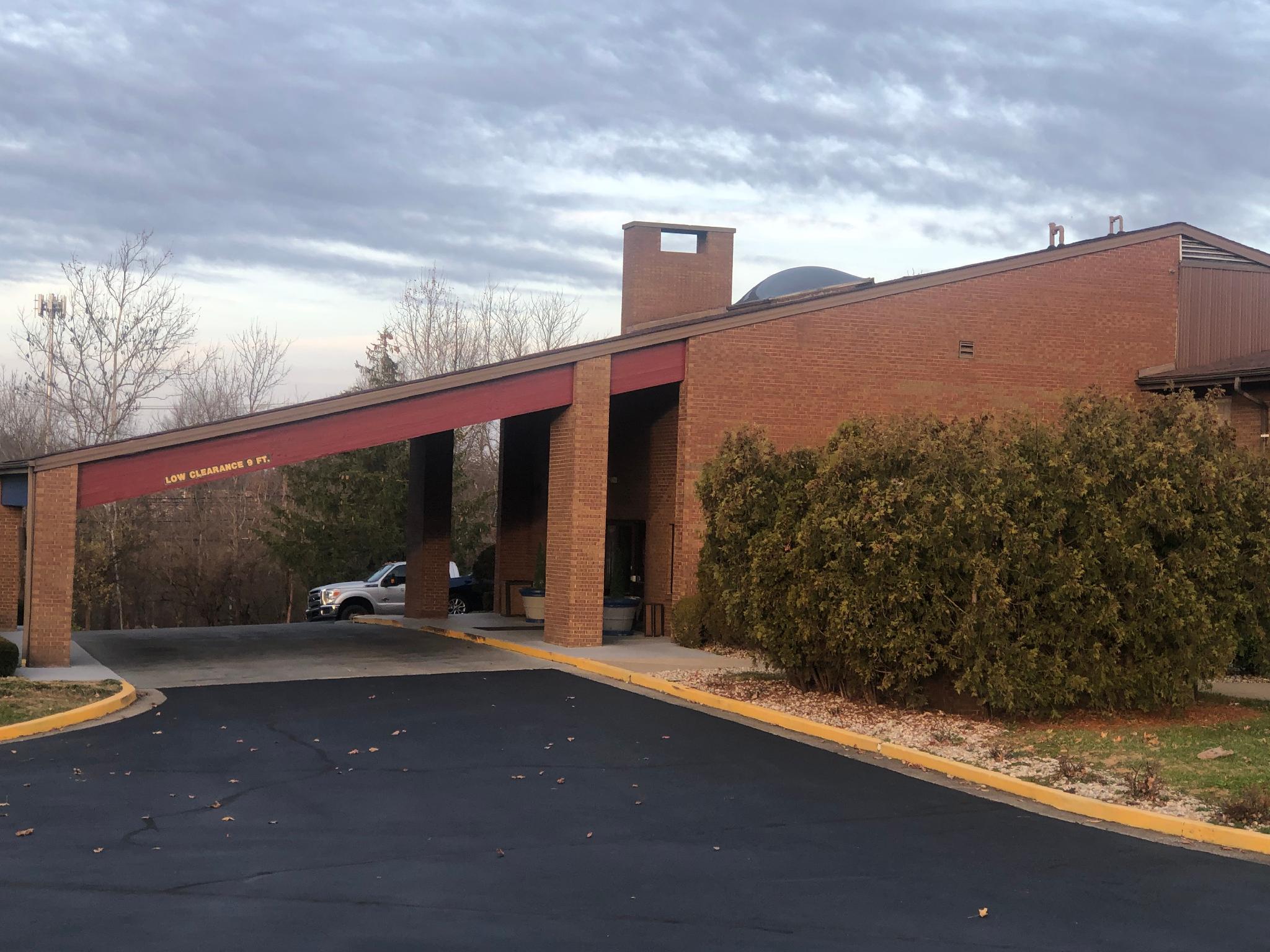 Red Roof Inn & Suites Lexington - Hamburg Экстерьер фото