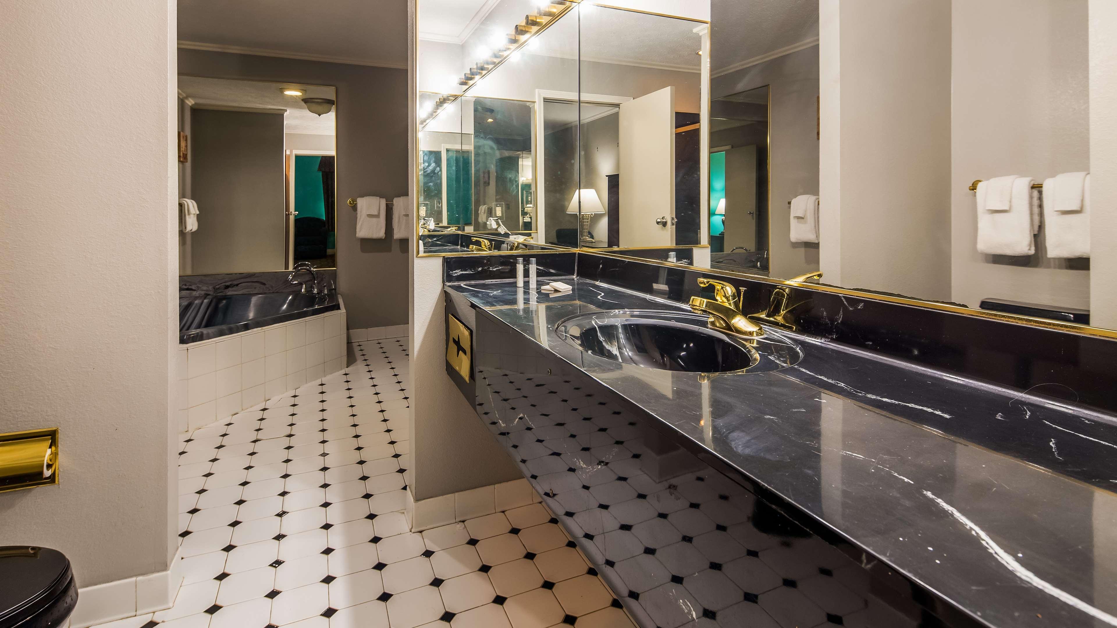 Red Roof Inn & Suites Lexington - Hamburg Экстерьер фото