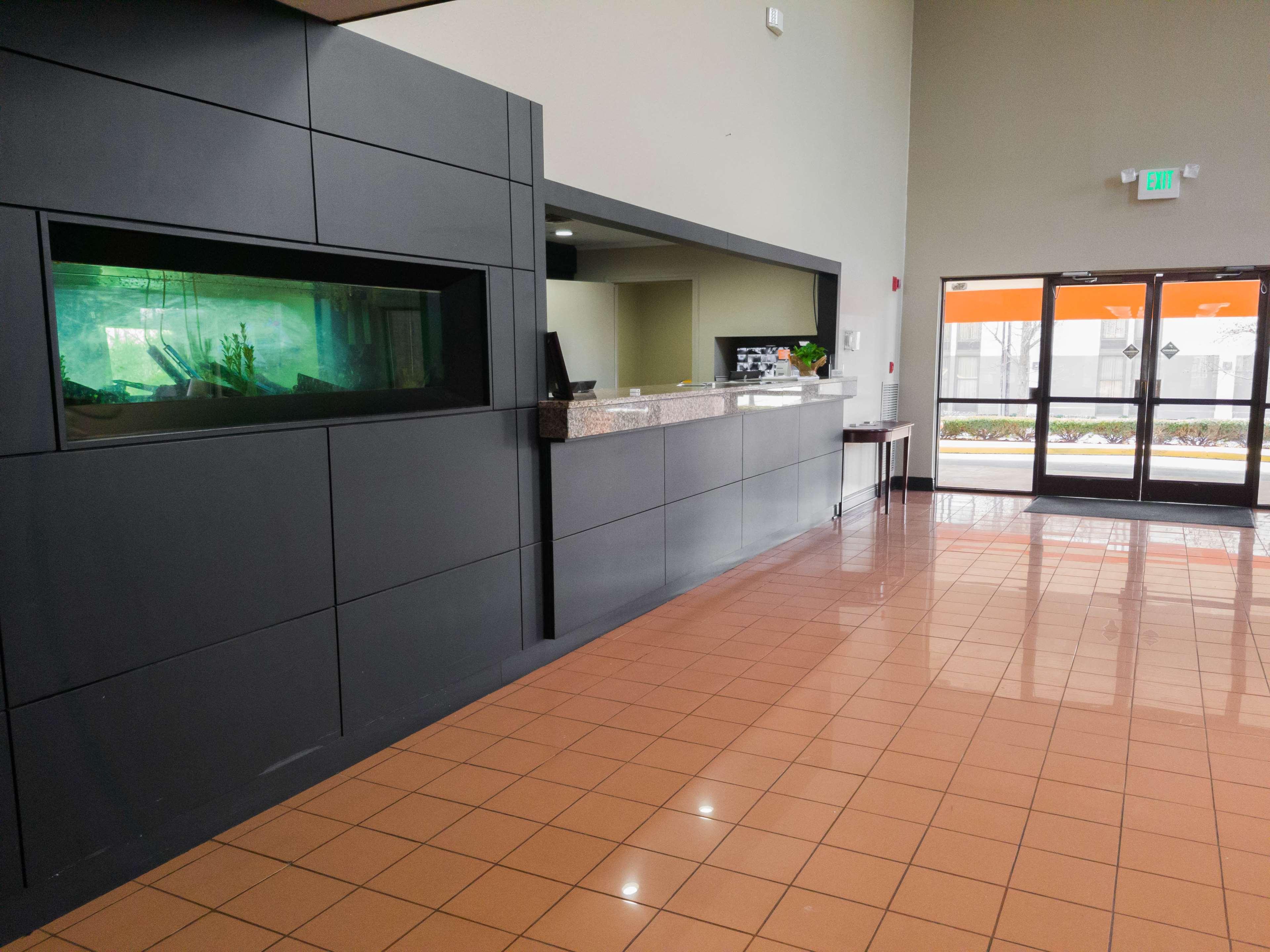 Red Roof Inn & Suites Lexington - Hamburg Экстерьер фото