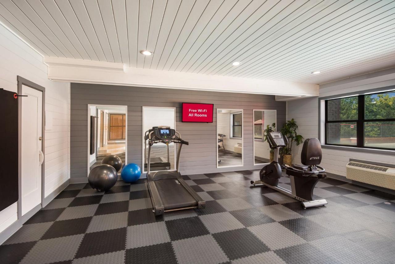 Red Roof Inn & Suites Lexington - Hamburg Экстерьер фото