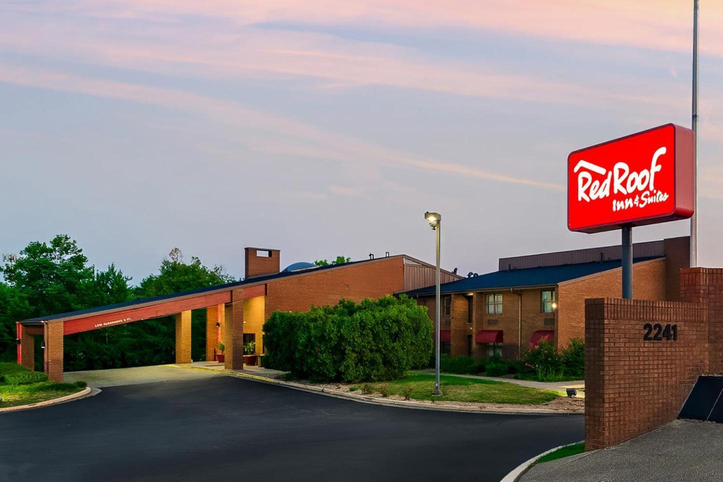 Red Roof Inn & Suites Lexington - Hamburg Экстерьер фото