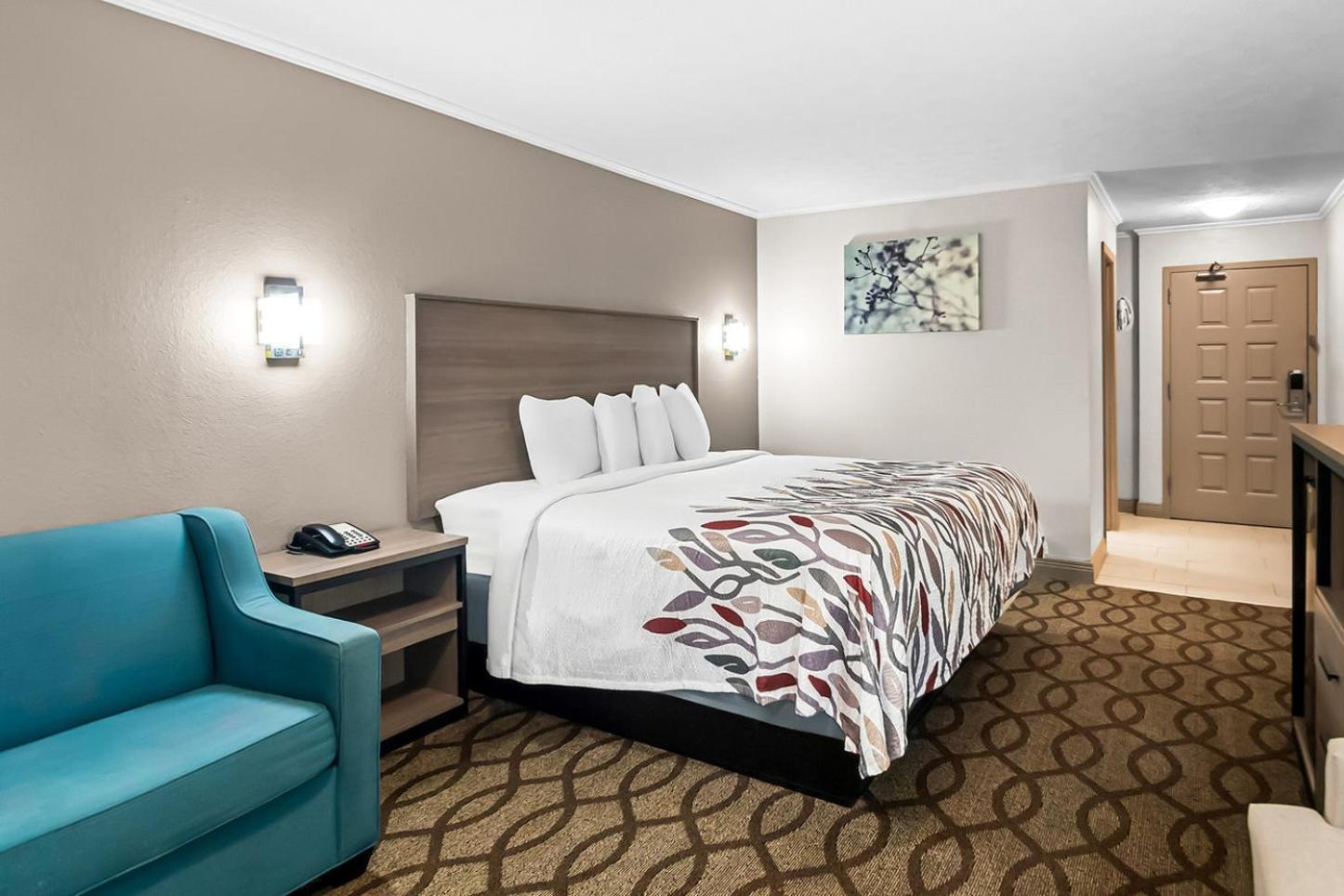 Red Roof Inn & Suites Lexington - Hamburg Экстерьер фото