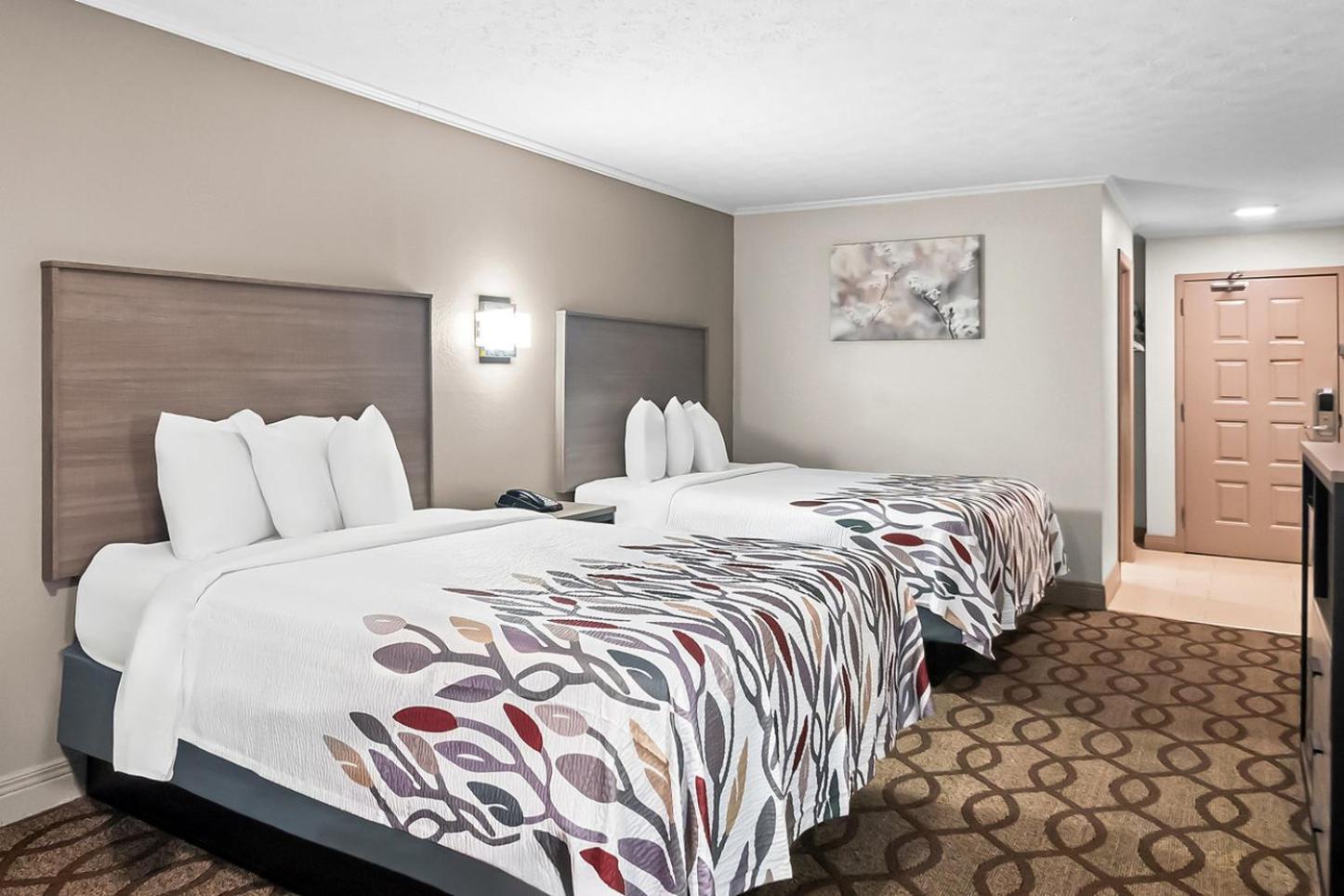 Red Roof Inn & Suites Lexington - Hamburg Экстерьер фото