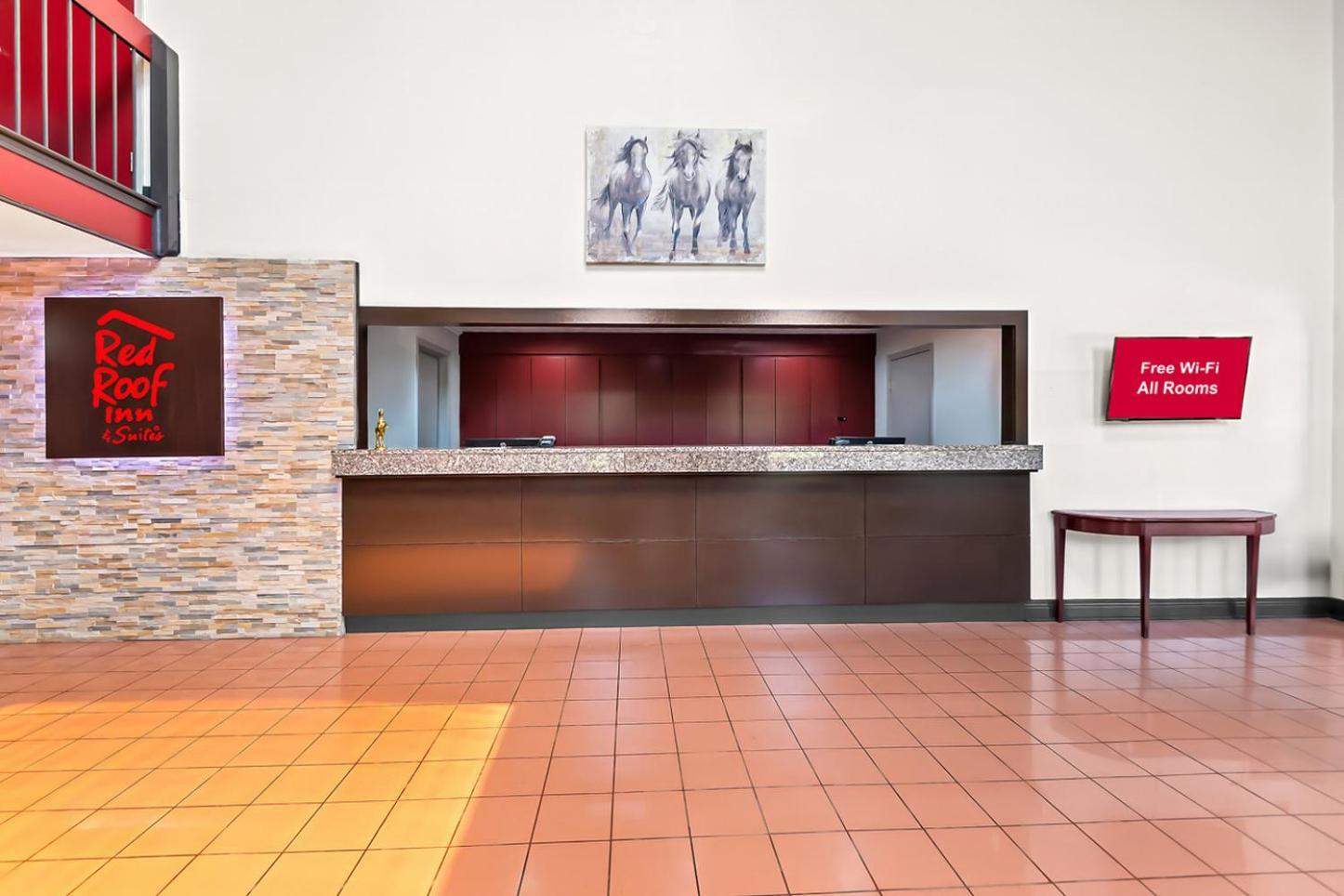 Red Roof Inn & Suites Lexington - Hamburg Экстерьер фото